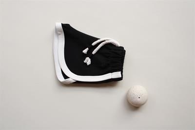 Siyah Biyeli Bağcıklı Şort