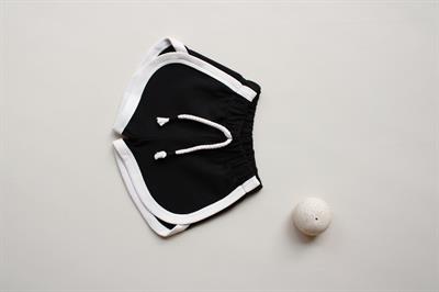 Siyah Biyeli Bağcıklı Şort