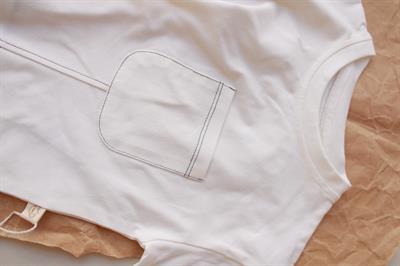 Siyah Dikiş Detaylı Asimetrik T-shirt