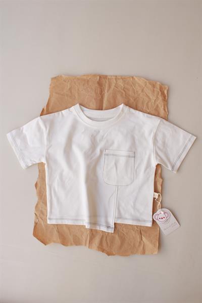 Siyah Dikiş Detaylı Asimetrik T-shirt