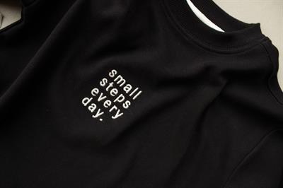 Siyah Nakışlı Oversize  Uzun Kollu T-shirt