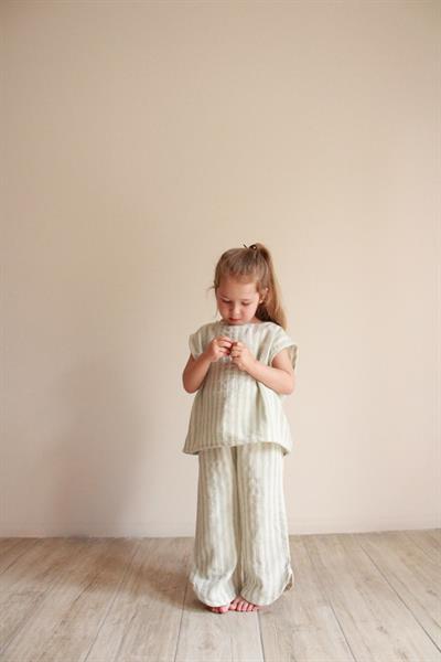 Yeşil Çizgili Sırt Detaylı Müslin Takım