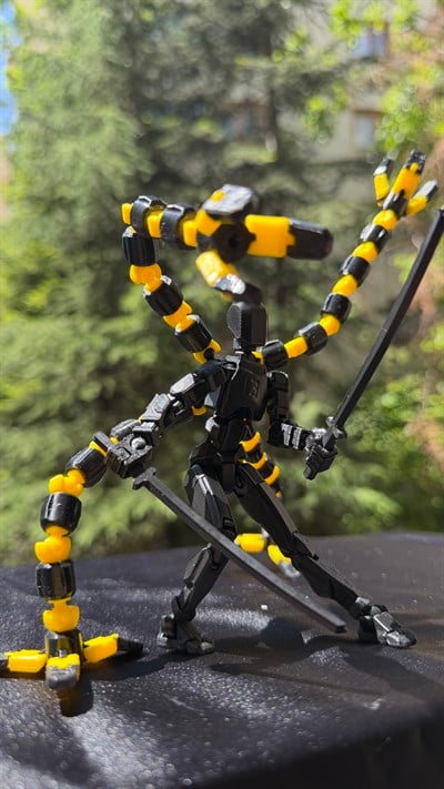  Lucky 13 Aksiyon Figürü Robot Oyuncak 13cm Siyah ve Sarı Mekanik Kol Eklenti Seti