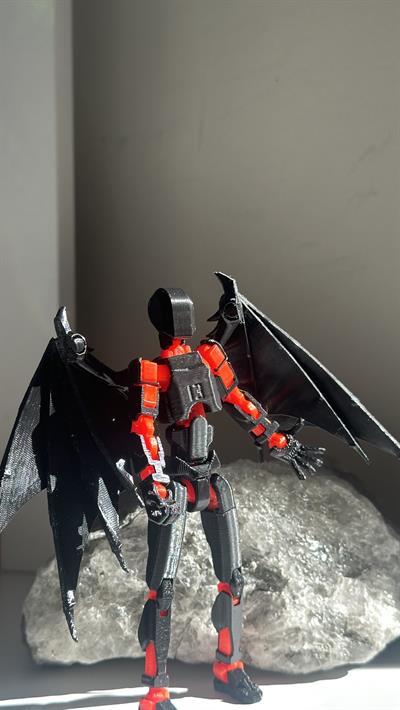 Lucky 13 Aksiyon Figürü Robot Oyuncak 13cm Siyah Kırmızı Ve Yarasa Kanat Seti
