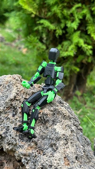 Lucky 13 Aksiyon Figürü Robot Oyuncak 13cm Siyah Yeşil
