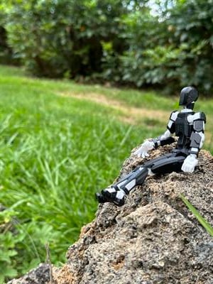 Lucky 13 Aksiyon Figürü Robot Oyuncak 13cm Siyah Beyaz