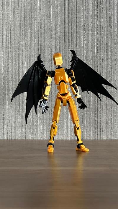 Lucky 13 Aksiyon Figürü Robot Oyuncak 13cm Altın Siyah - Yarasa Kanat Seti 