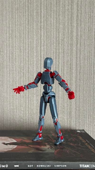 Lucky 13 Aksiyon Figürü Robot Oyuncak 13cm Gri Kırmızı