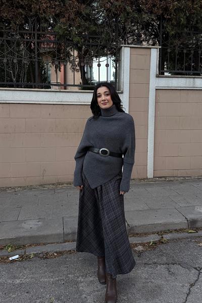 ASİMETRİK KESİM BOĞAZLI KAZAK-Gri