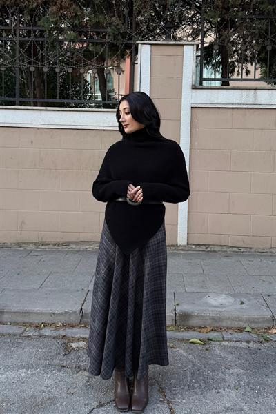 ASİMETRİK KESİM BOĞAZLI KAZAK-siyah