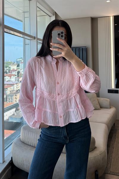 DANTEL İŞLEME VOLANLI GÖMLEK-Pembe