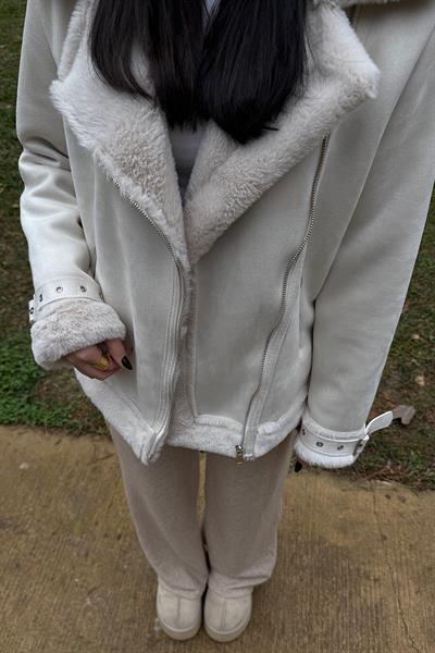 İÇİ KÜRK SÜET KABAN-Ekru