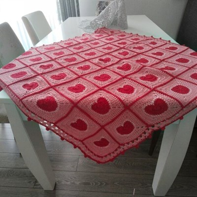Kalp motifli bebek battaniyesi