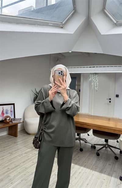 Mukta Büzgü Detaylı Oysh Takım Haki
