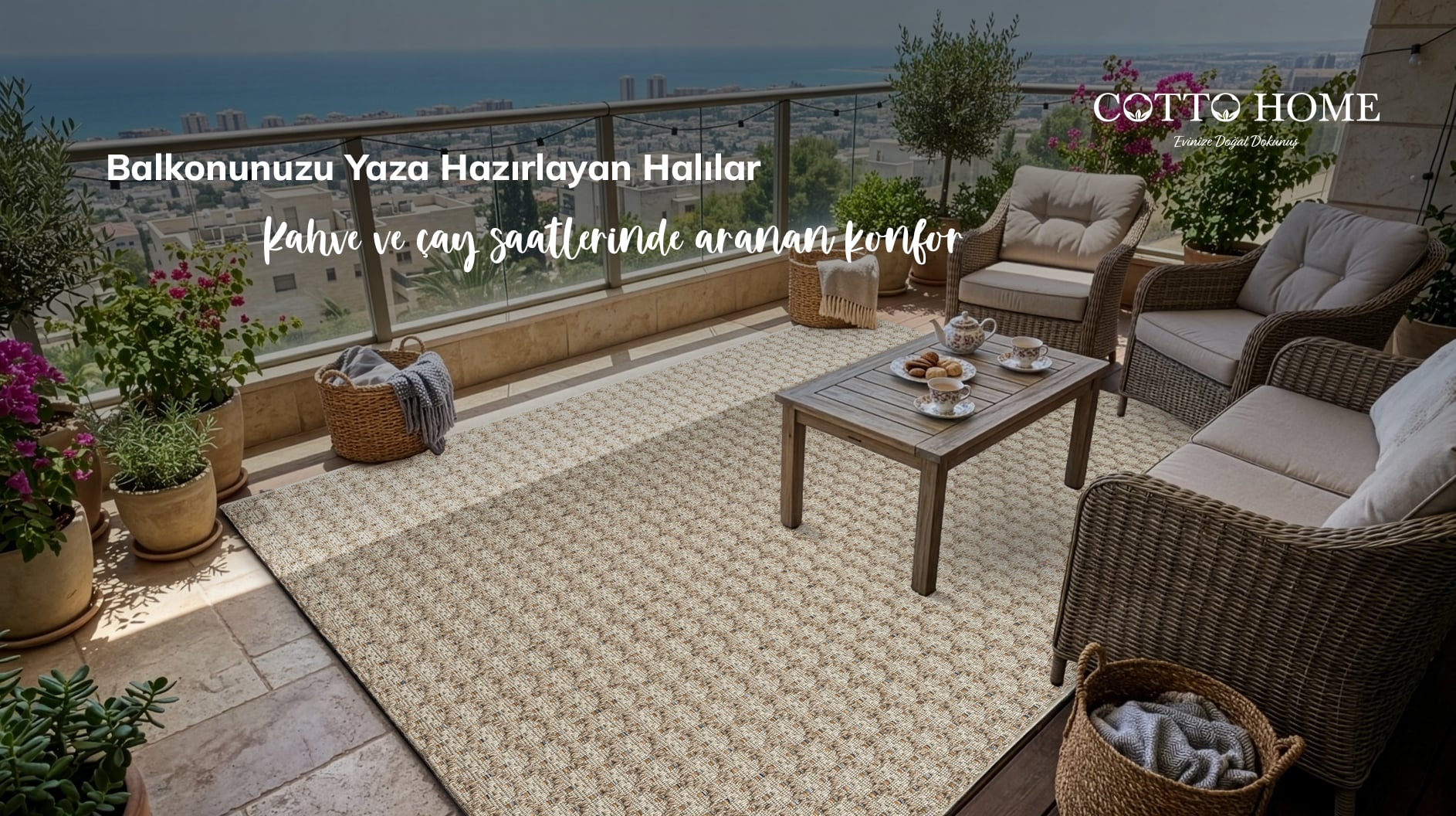 Yaz dekorasyonuyla hazırlanmış balkonda dış mekana uygun balkon halısı
