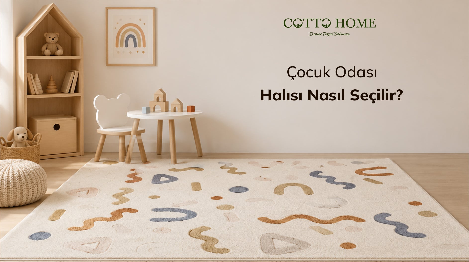 Çocuk odası halısı üzerinde güvenle oyun oynanan aydınlık ve düzenli bir oyun alanı görünümü.