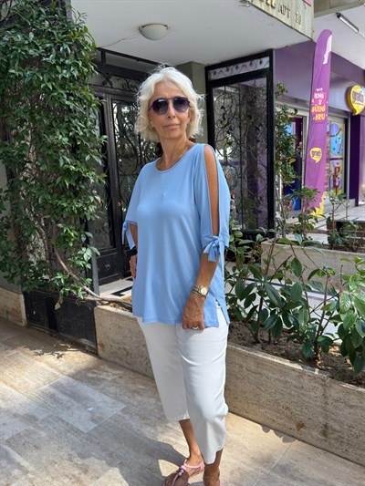 Kol Detaylı Sıfır Yaka Bluz