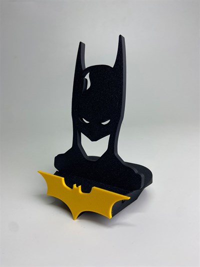 Batman Premium Telefon Standı – Şık ve Karizmatik Masa Aksesuarı
