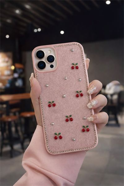 İPhone 16 Pro Max Uyumlu Kiraz Figürlü Simli İnci Taşlı Lüx Silikon Kılıf Pembe