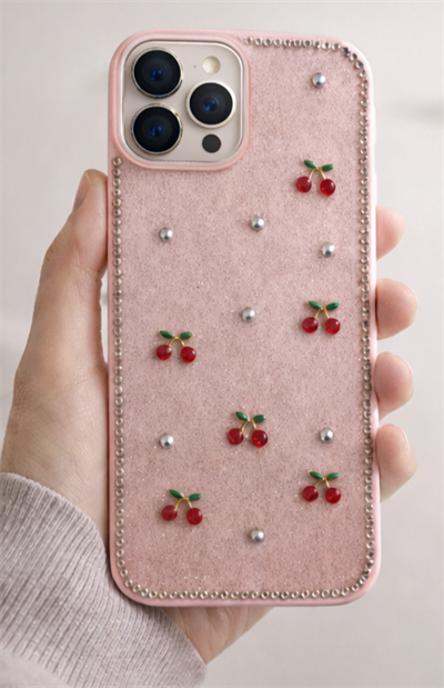 İPhone 16 Pro Max Uyumlu Kiraz Figürlü Simli İnci Taşlı Lüx Silikon Kılıf Pembe