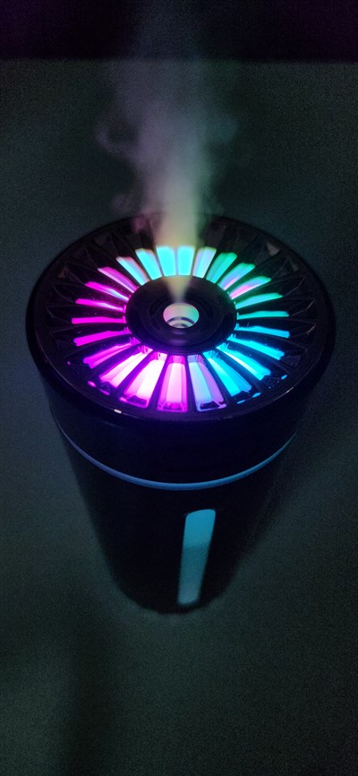 LED Işıklı 300ML Araç İçi Hava Nemlendirici & Aroma Difüzörü – Sessiz Buhar, Ortam Nemlendirme ve Koku Yayma (LA0618S-1 Siyah)