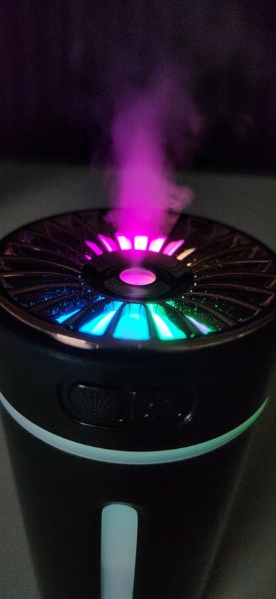 LED Işıklı 300ML Araç İçi Hava Nemlendirici & Aroma Difüzörü – Sessiz Buhar, Ortam Nemlendirme ve Koku Yayma (LA0618S-1 Siyah)