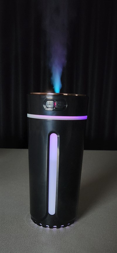 LED Işıklı 300ML Araç İçi Hava Nemlendirici & Aroma Difüzörü – Sessiz Buhar, Ortam Nemlendirme ve Koku Yayma (LA0618S-1 Siyah)