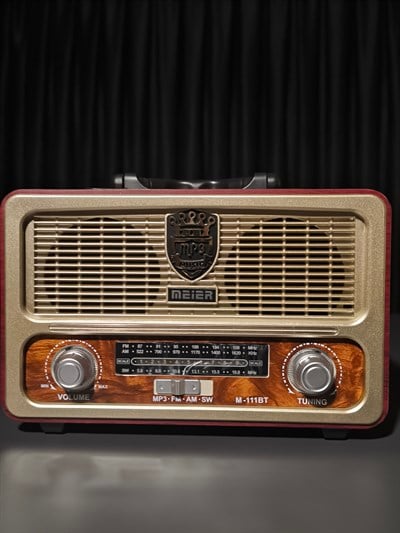 M-111BT Nostaljik Radyo Görünümlü LED Işıklı Bluetooth,Hafıza Kartı,Usb Bellek,Aux Ve Radyo Destekli Hoparlör  (Kiraz Kırmızısı)