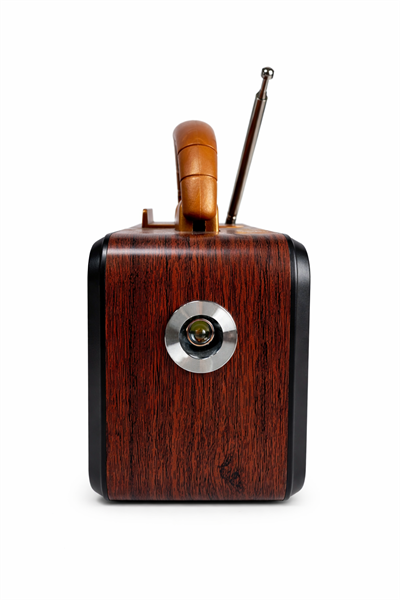 Torima D60 Nostaljik Radyo Görünümlü Fenerli Bluetooth,Hafıza Kartı,Usb Bellek,Aux Ve Radyo Destekli Hoparlör Kızıl Ahşap