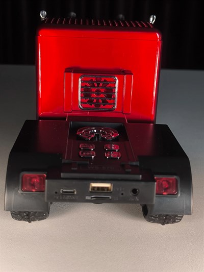 WS-570 Nostaljik Araba Görünümlü Bluetooth,Hafıza Kartı,Usb Bellek,Aux Ve Radyo Destekli Hoparlör (KIRMIZI)