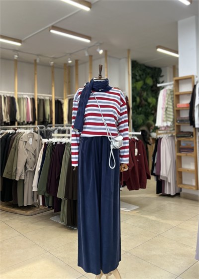 YAKASI DİKİŞ DETAYLI ÇİZGİLİ SWEAT