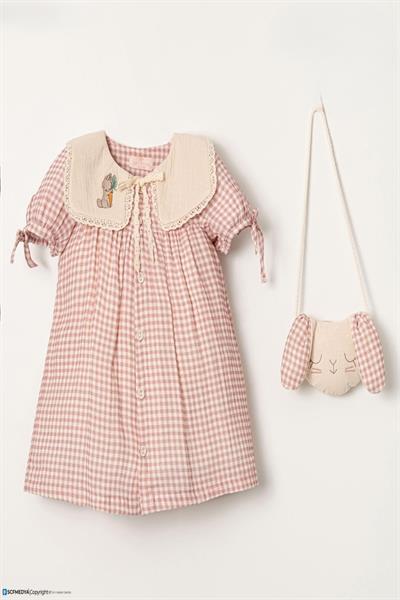 Kız Çocuk Pembe Yakası Tavşan İşlemeli Kareli Desenli Tavşan İşlemeli Çantalı Elbise