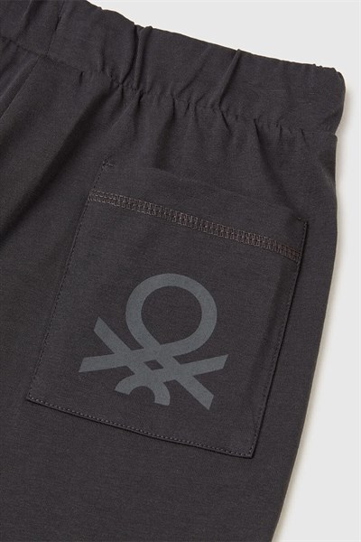 United Colors of Benetton Erkek Çocuk Logo İşleme Detaylı Yan Cepli Bermuda Şort Antrasit  6-14 Yaş