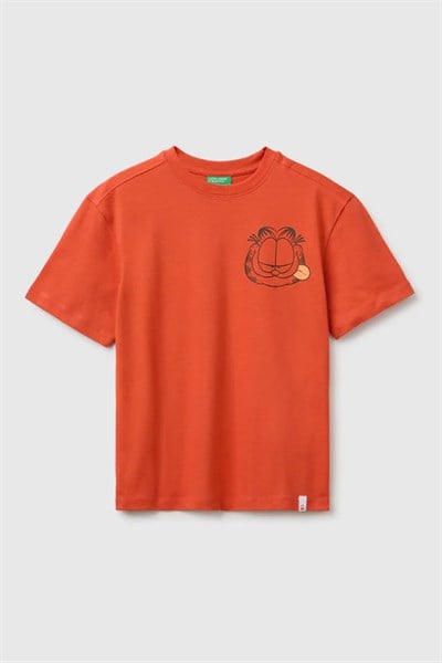 United Colors of Benetton Erkek Çocuk Garfield Baskı Detaylı Yuvarlak Yaka T-Shirt Kırmızı 6-14 Yaş