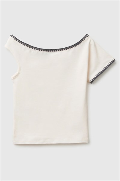 United Colors of Benetton Kız Çocuk Asimetrik Yaka İşleme Detaylı T-Shirt Ekru 6-14 Yaş