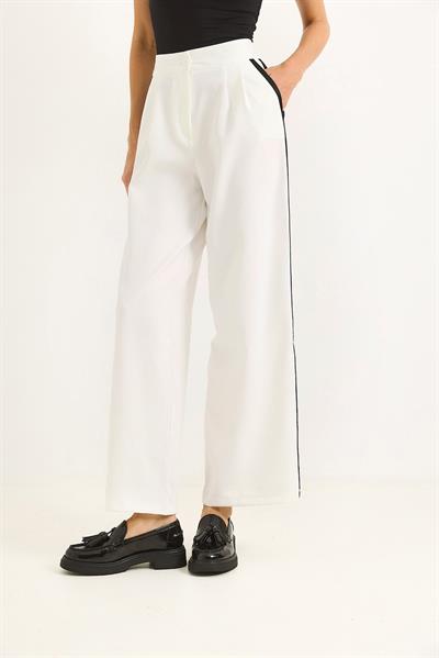 Yanları Şeritlik Bol Paça Kadın Pantolon Beyaz