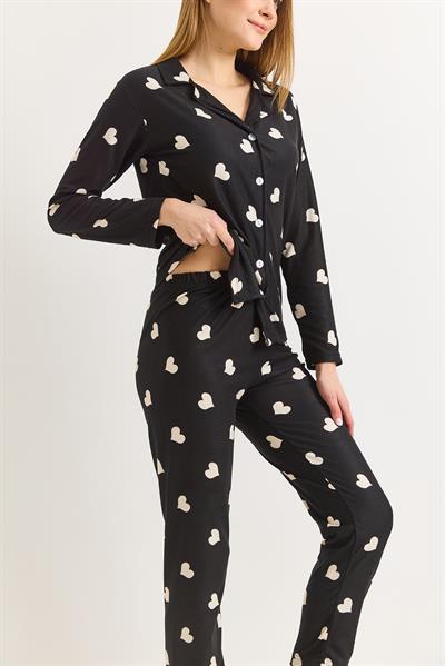 Kadın Siyah Pamuklu Polo Yaka  Beyaz Kalpli Pijama Takımı