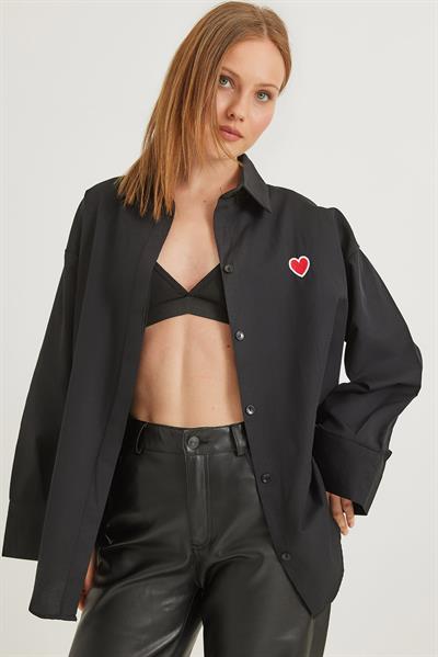 Kalp Nakışlı  Oversize Basic Gömlek Siyah