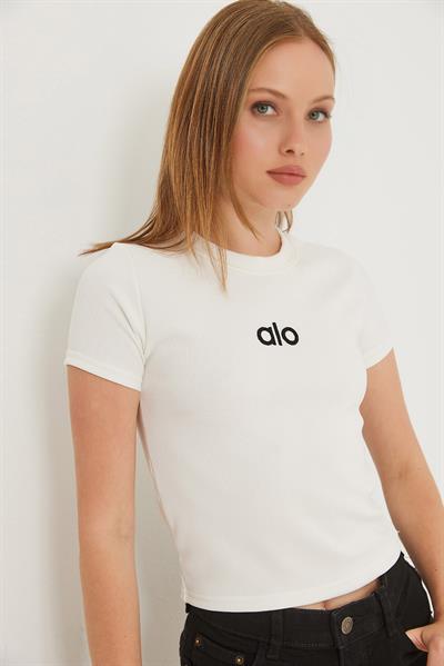 Bisiklet Yaka Alo Nakışlı Fitilli Crop Bluz Beyaz