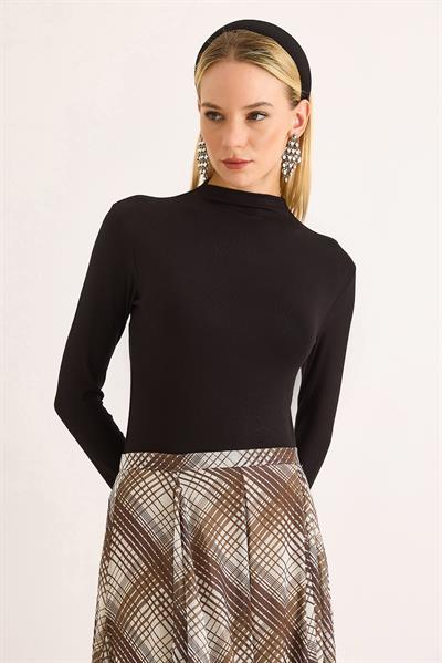 Vücuda Oturan Uzun Kollu Dik Yaka Fitilli Esnek Örme Bluz Siyah