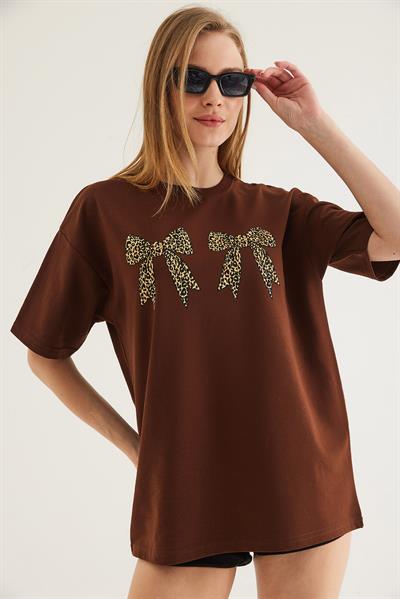 Kurdele Baskı Detaylı Basic Tshirt Kahverengi