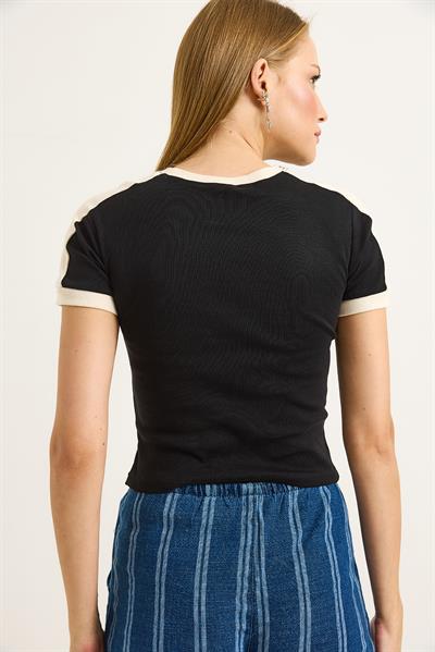 Bisiklet Yaka Şerit Detaylı Kadın Crop Tshirt Siyah