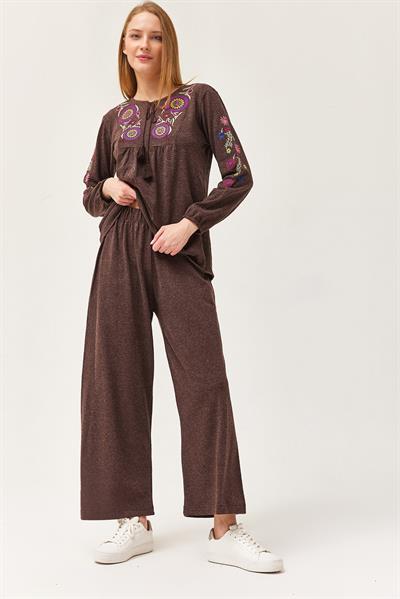Hera Kumaş Önü ve Kolları İşlemeli İkili Takım Kahverengi