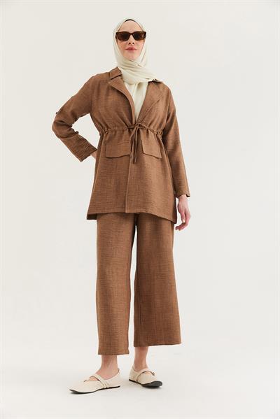 Bel Bağlamalı Ceketli Keten Takım Taba