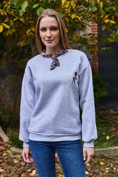 Kadın Fular Detaylı Ceylan Nakışlı Üç İplik Şardonlu Sweatshirt Gri