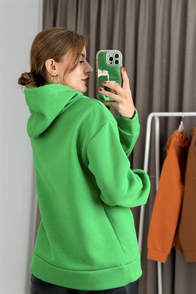 Üç İplik Yeşil Kalp Nakışlı Şardonlu  Kapişonlu Sweat