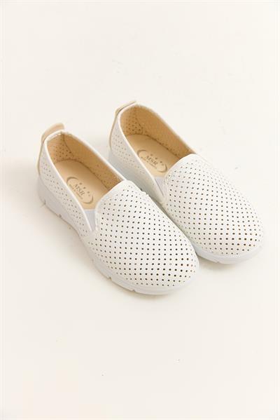 Delikli Model Kadın Babet Beyaz