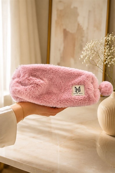 Kadın Peluş Tüylü Charmlı 23X13 Ölçülü Makyaj Çantası Pembe