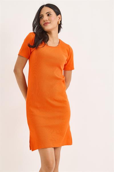 Kısa Kol Bisiklet Yaka Yırtmaç Detaylı Midi Elbise Turuncu