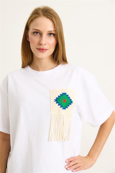 Püsküllü Nakışlı Bisiklet Yaka Basic Tshirt Beyaz